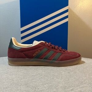 Adidas Gazelle Indoor Burgundy Red Green Gum Bottom Retro Men's Size 10.5 JH5403